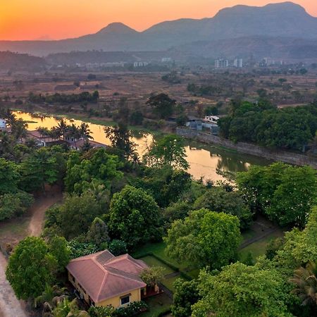 Vintage Estate - Lakeside Allure With Vintage Decor,A Plunge Pool & A Lawn Featuring A Charming Gazebo Karjat Εξωτερικό φωτογραφία
