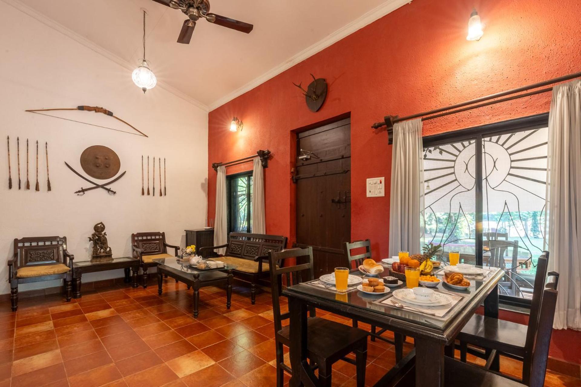 Vintage Estate - Lakeside Allure With Vintage Decor,A Plunge Pool & A Lawn Featuring A Charming Gazebo Karjat Εξωτερικό φωτογραφία