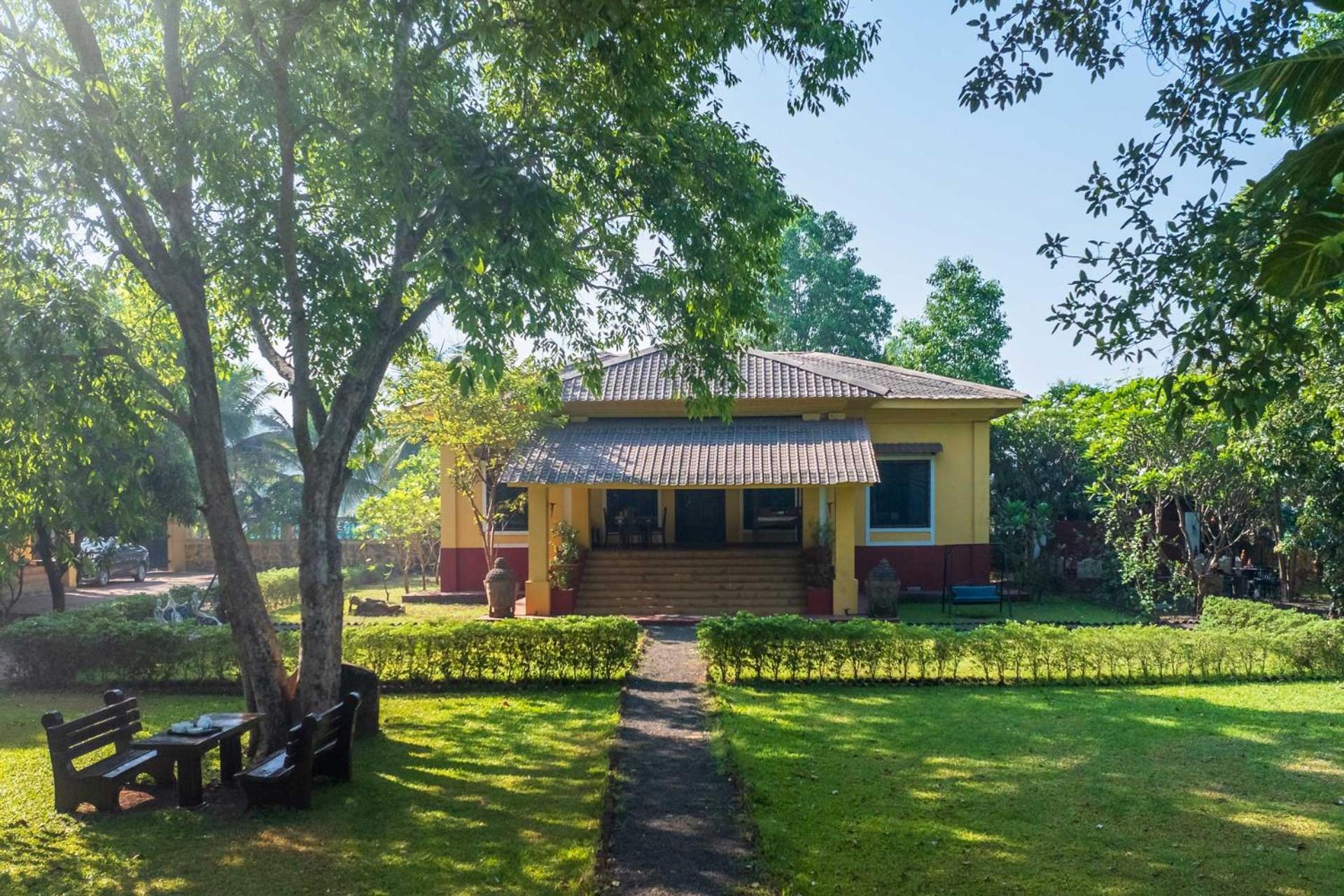 Vintage Estate - Lakeside Allure With Vintage Decor,A Plunge Pool & A Lawn Featuring A Charming Gazebo Karjat Εξωτερικό φωτογραφία